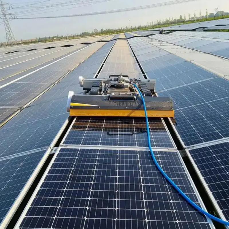 Solar Cleaning Machine Real Scene_02 Solar Cleaning Machine Real Scene_02