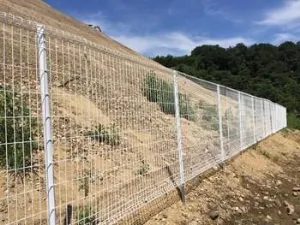 ग्राउंडिंग ए सोलर इलेक्ट्रिक फेंस