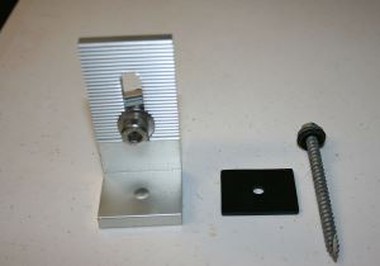 हार्डवेयर के साथ सोलर माउंट एल-ब्रैकेट